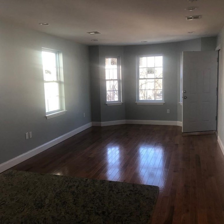 20 Virginia Ln, Providence, RI 02908-1628