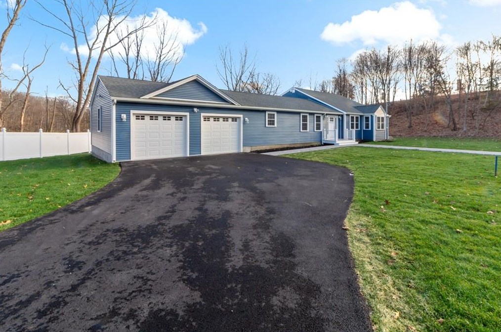298 Albion Rd, Lincoln, RI 02865