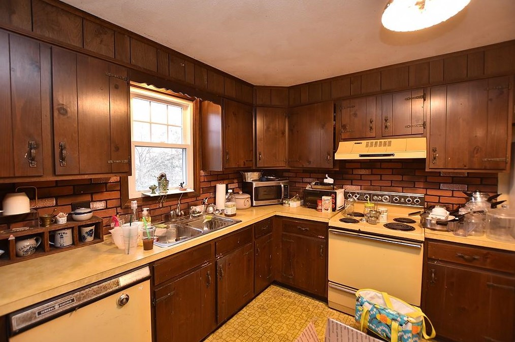 22 Lydia Ave, North Providence, RI 02904