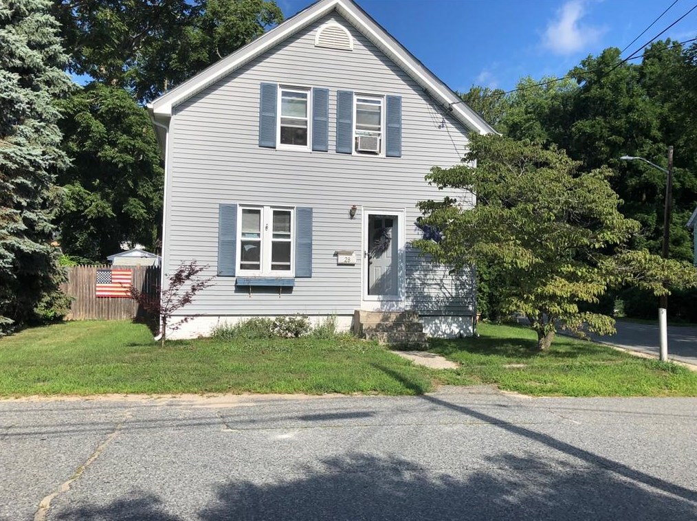 28 Almy St, Lincoln, RI 02865