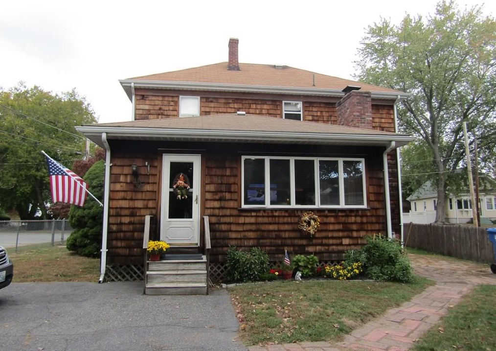 27 Almy St, Lincoln, RI 02865