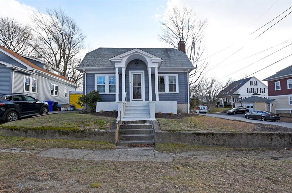 14 Boyden Blvd, East Providence, RI 02915 exterior