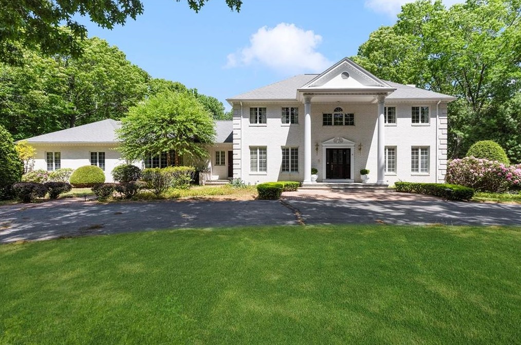 6 Dario Dr, Lincoln, RI 02865