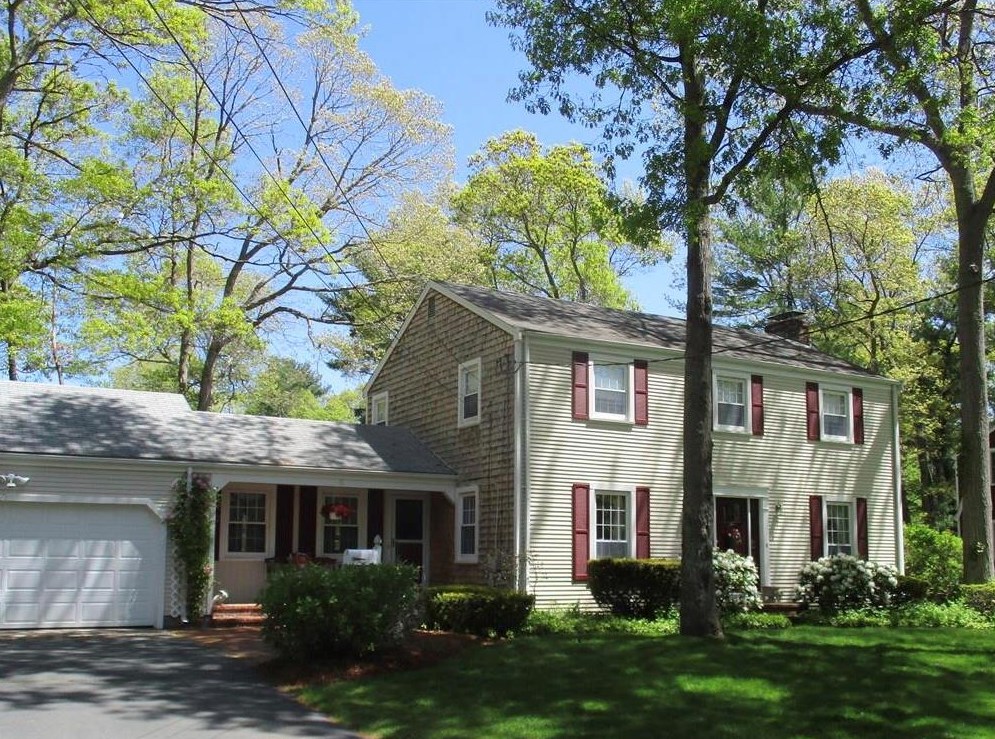 8 Copper Kettle Ln, Barrington, RI 02806 exterior