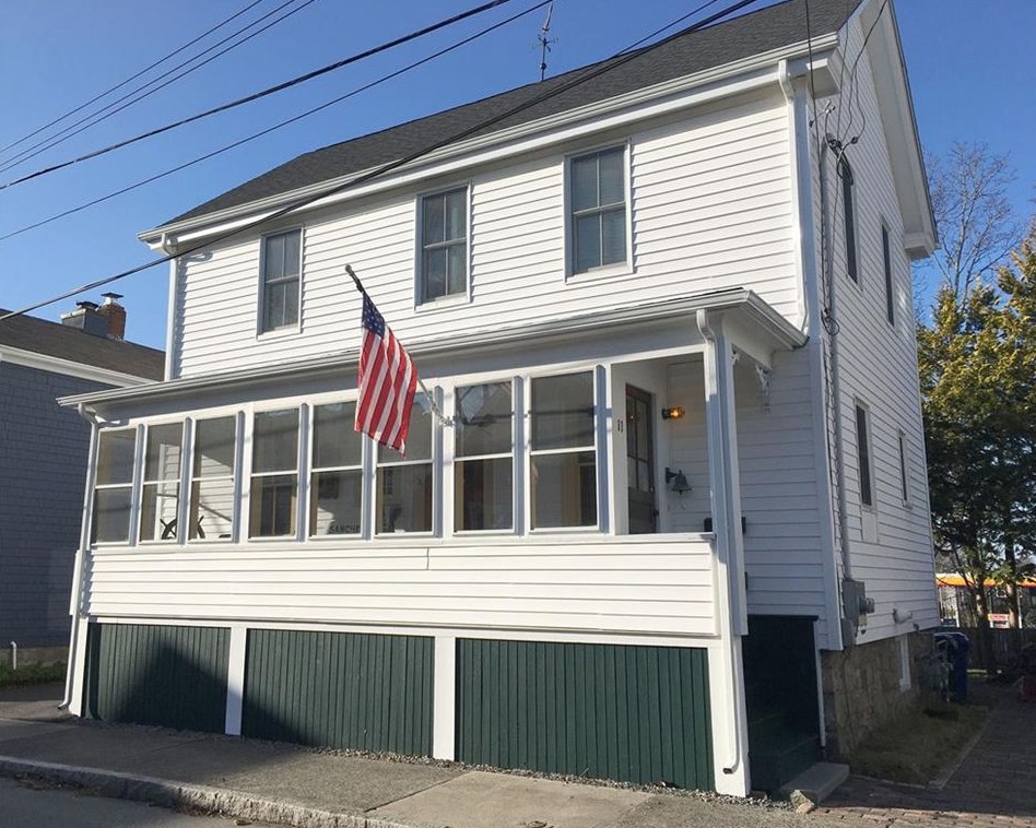 11 Byrnes St #1, Middletown, RI 02840