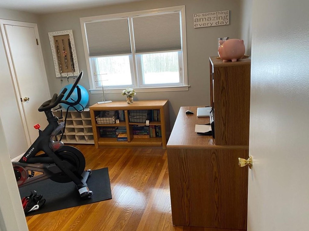 295 Lawnacre Dr, Cranston RI 02920-5928 exterior