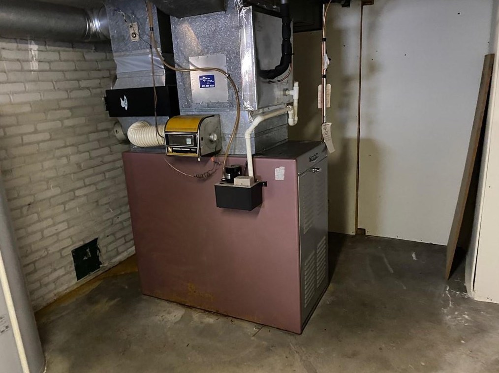 295 Lawnacre Dr, Cranston RI 02920-5928 exterior