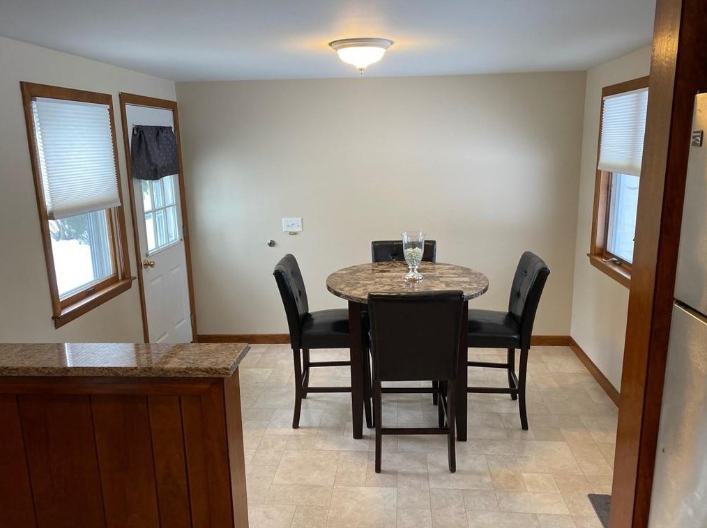 295 Lawnacre Dr, Cranston RI 02920-5928 exterior