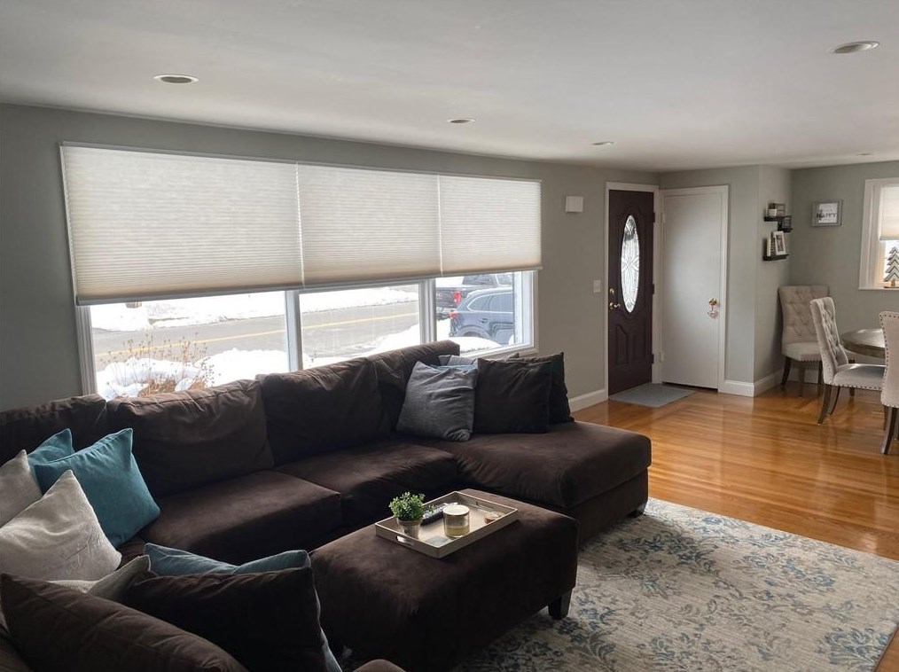 295 Lawnacre Dr, Cranston RI 02920-5928 exterior