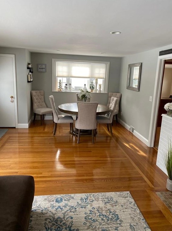 295 Lawnacre Dr, Cranston RI 02920-5928 exterior