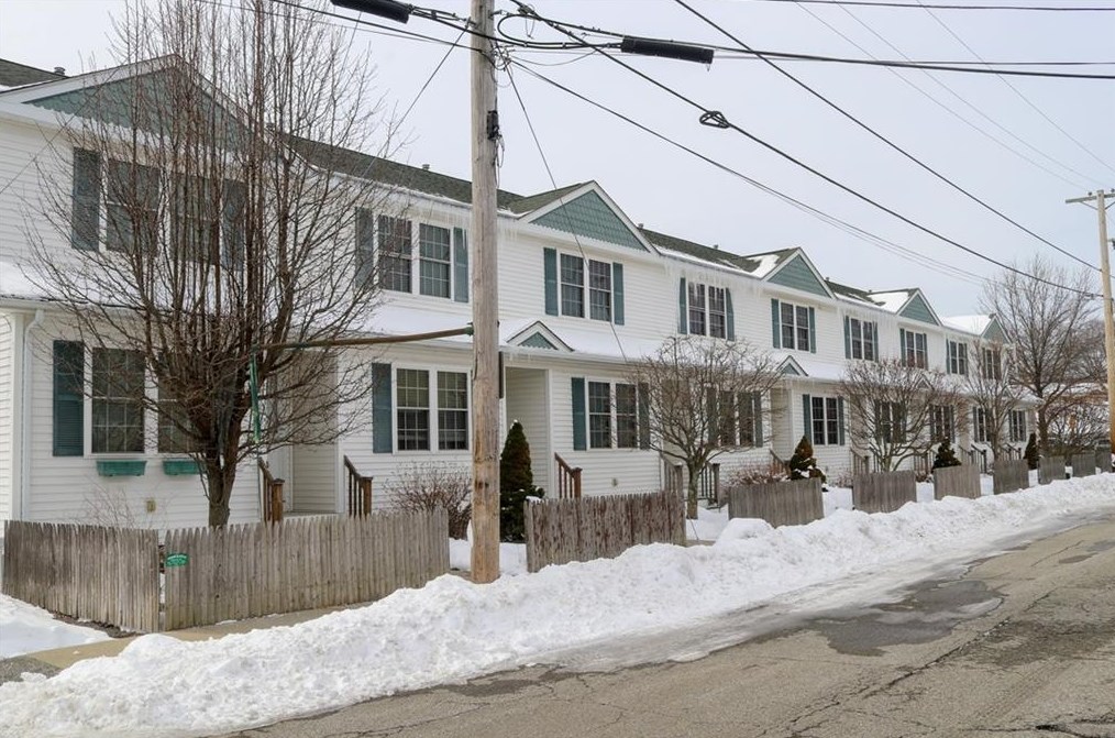 142 Samuel Ave, Pawtucket, RI 02860