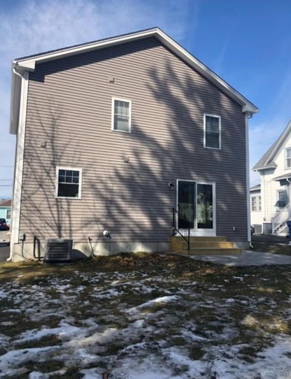 36 Appleton St, Cranston, RI 02910-2401