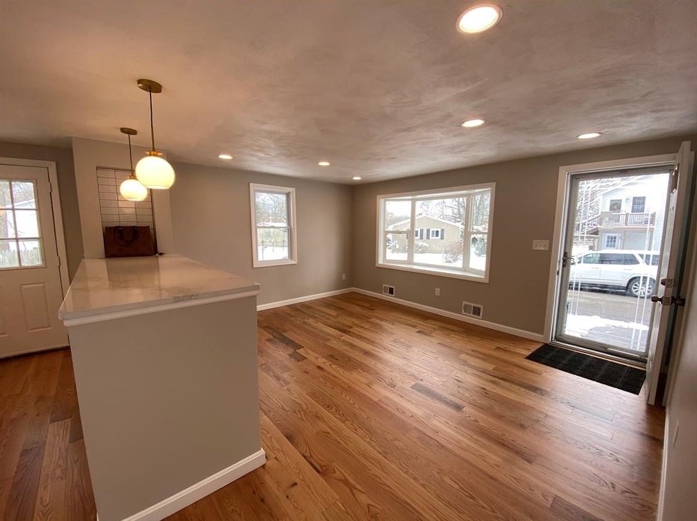 11 Beeckman Ave, Cranston RI 02920-4413 exterior