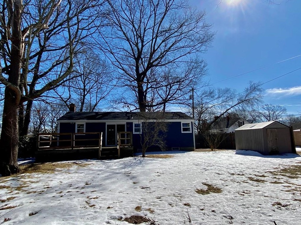 11 Beeckman Ave, Cranston RI 02920-4413 exterior