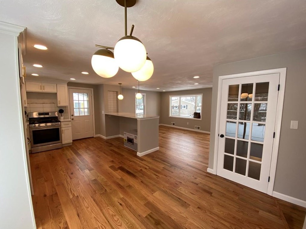 11 Beeckman Ave, Cranston RI 02920-4413 exterior