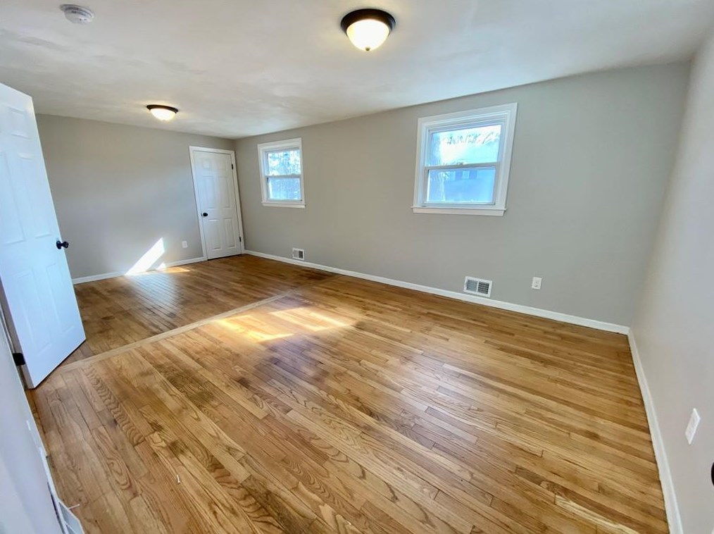 11 Beeckman Ave, Cranston RI 02920-4413 exterior