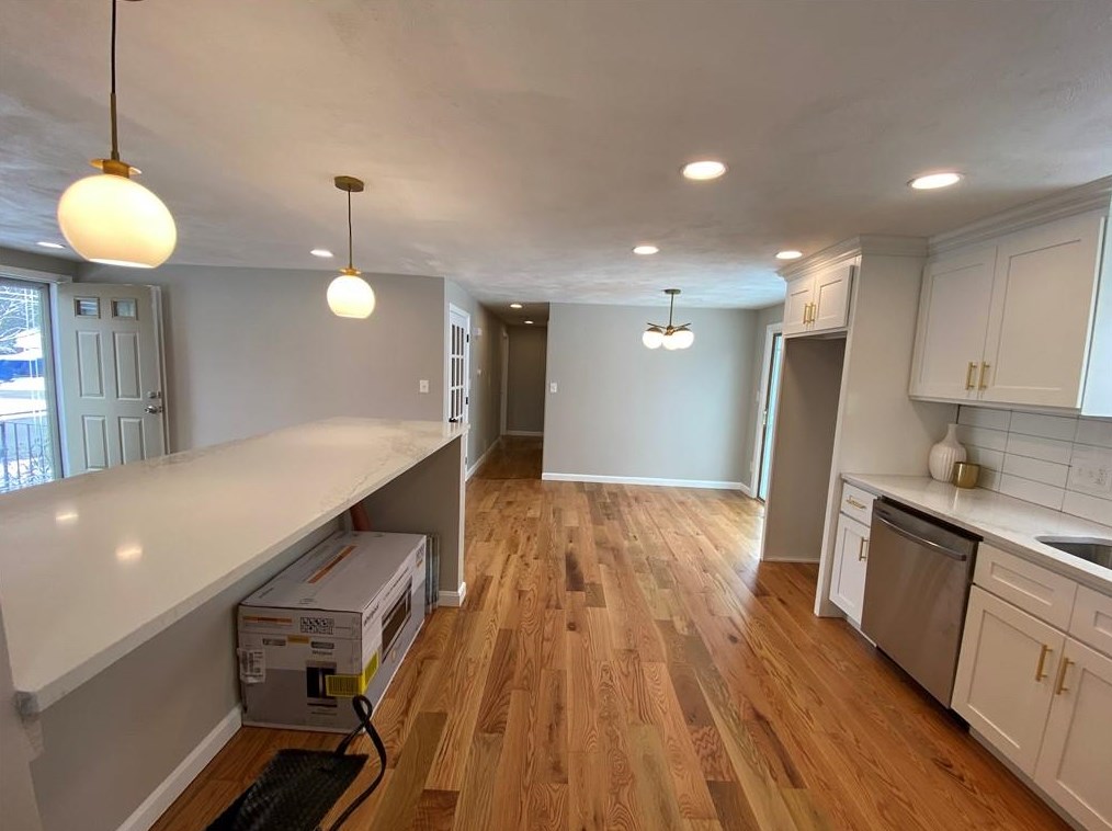 11 Beeckman Ave, Cranston RI 02920-4413 exterior