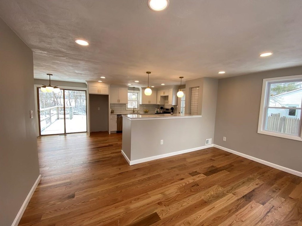 11 Beeckman Ave, Cranston RI 02920-4413 exterior