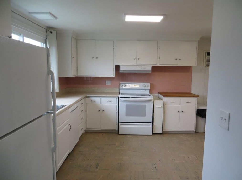 10 Elm Ct, East Providence, RI 02916-2605