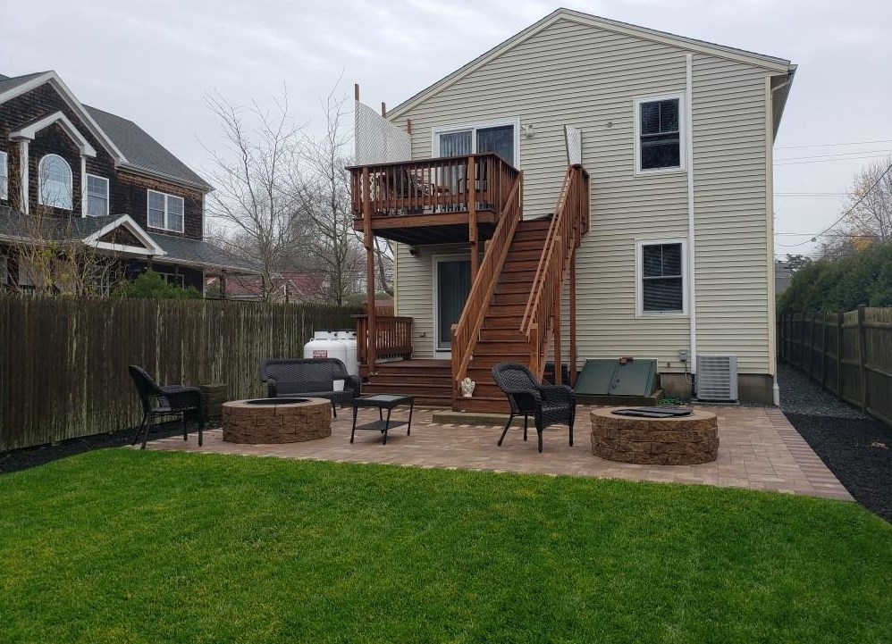 47 North Rd, Jamestown, RI 02835-1433
