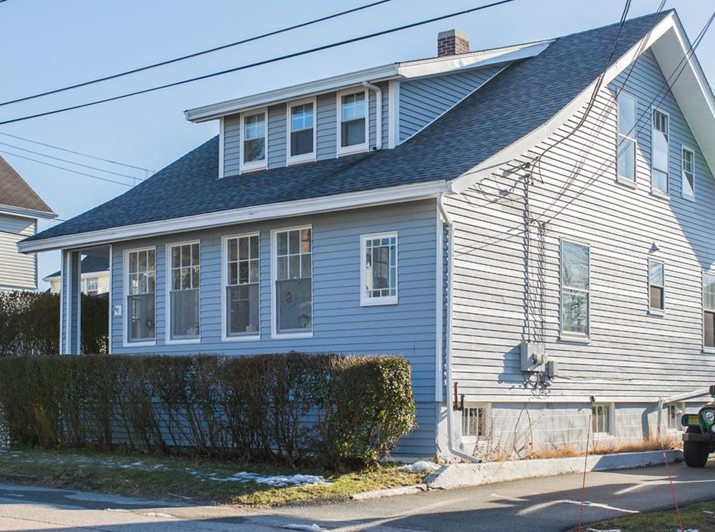 1 Pennacook St, Middletown, RI 02840