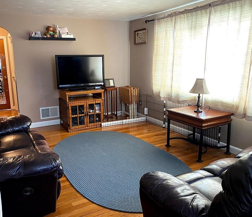 29 Frazier Ln, Tiverton, RI 02878