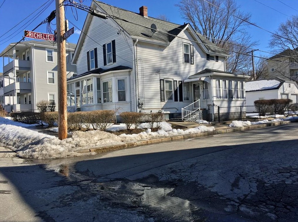 182 Newland Ave, Woonsocket, RI 02895