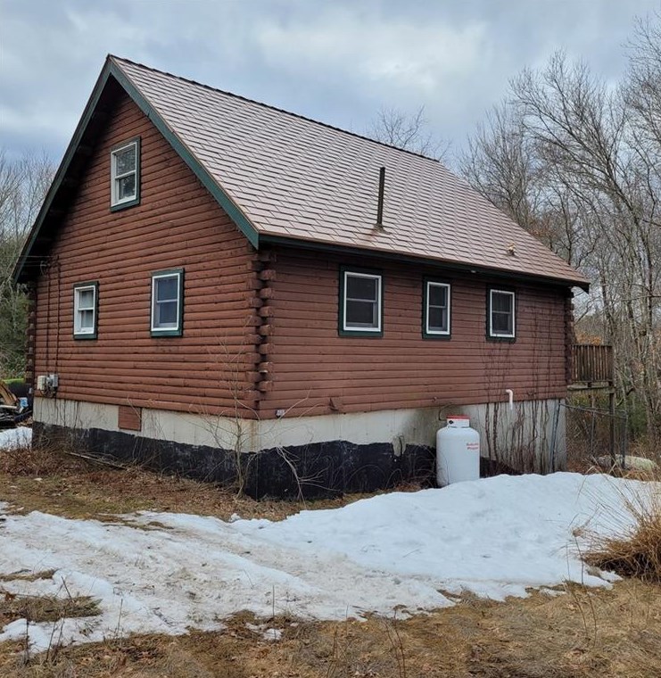 81 Vaughn Hollow Rd, Coventry, RI 02827