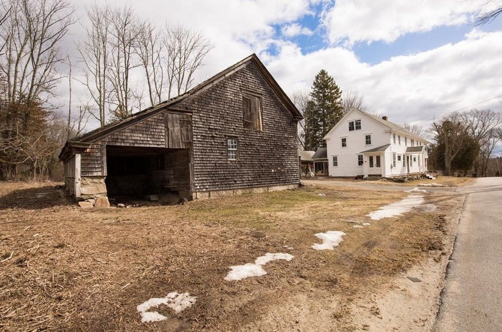 103 Plain Woods Rd, Scituate, RI 02825