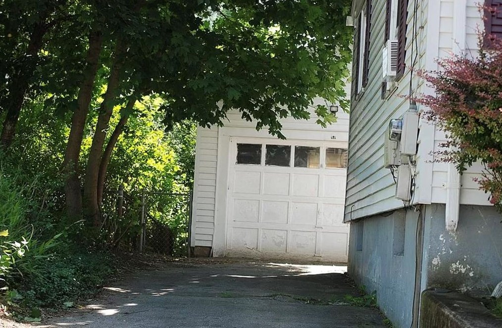 6 Simpson St, Providence, RI 02911