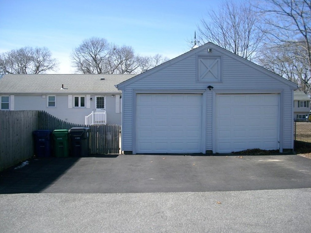 134 Canfield Ave, Warwick RI  02889-8859 exterior