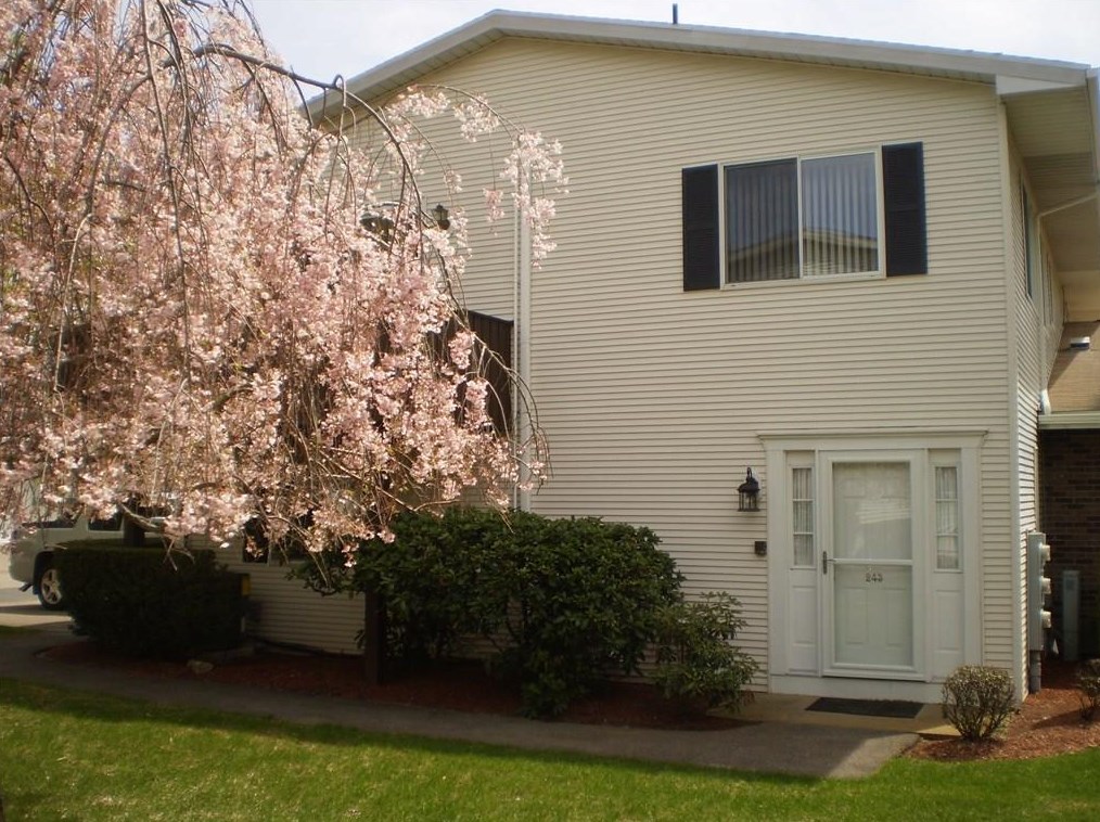 243 Chatham Cir Unit 243, Warwick, RI
