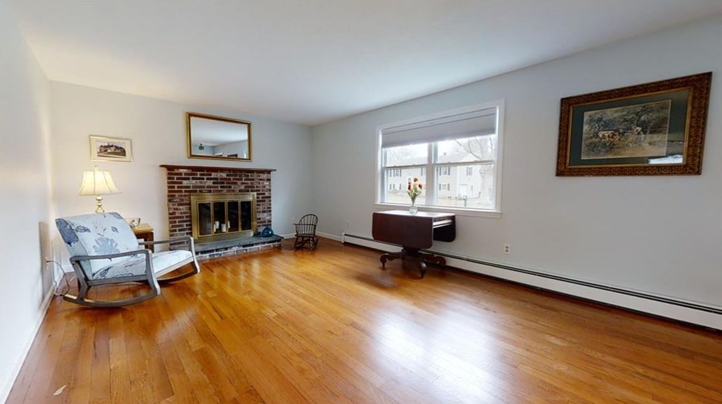 13 Crestwood Dr, South Kingstown, RI 02882