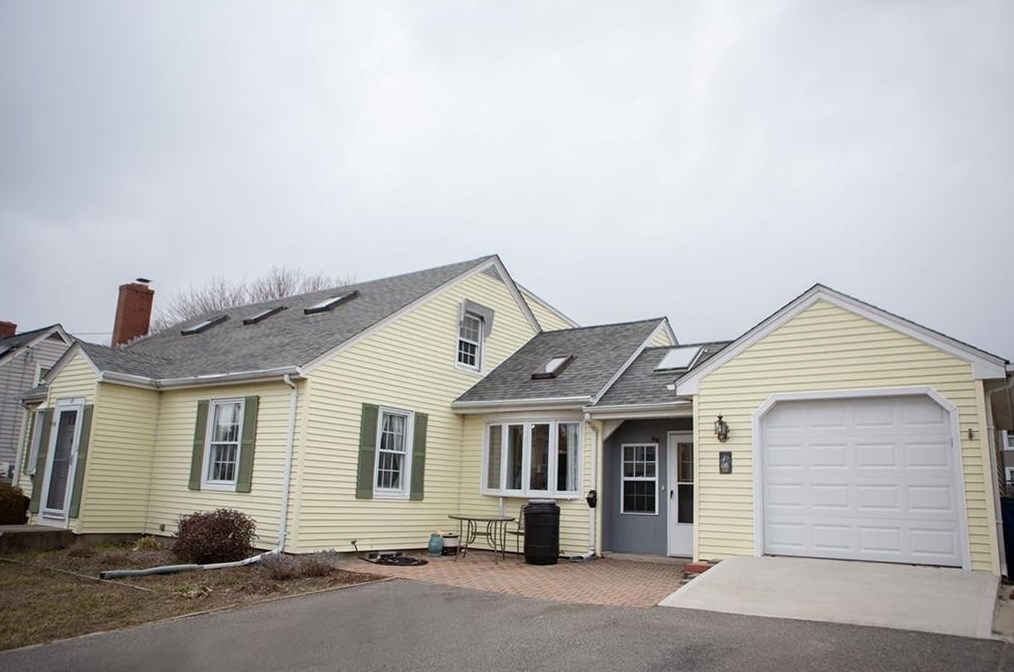 48 Dewey Ave, Tiverton, RI 02878