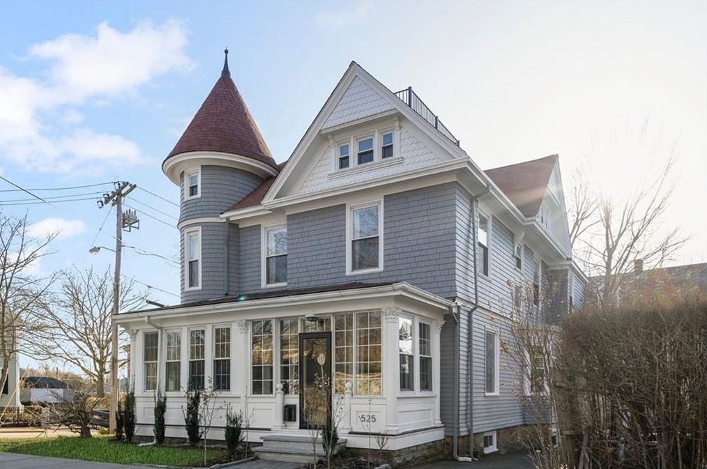 525 Spring St, Middletown, RI 02840
