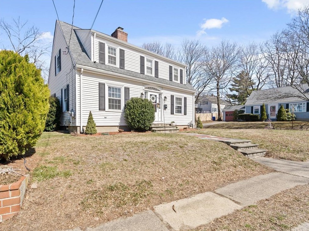209 Bourne Ave, East Providence, RI 02916 exterior