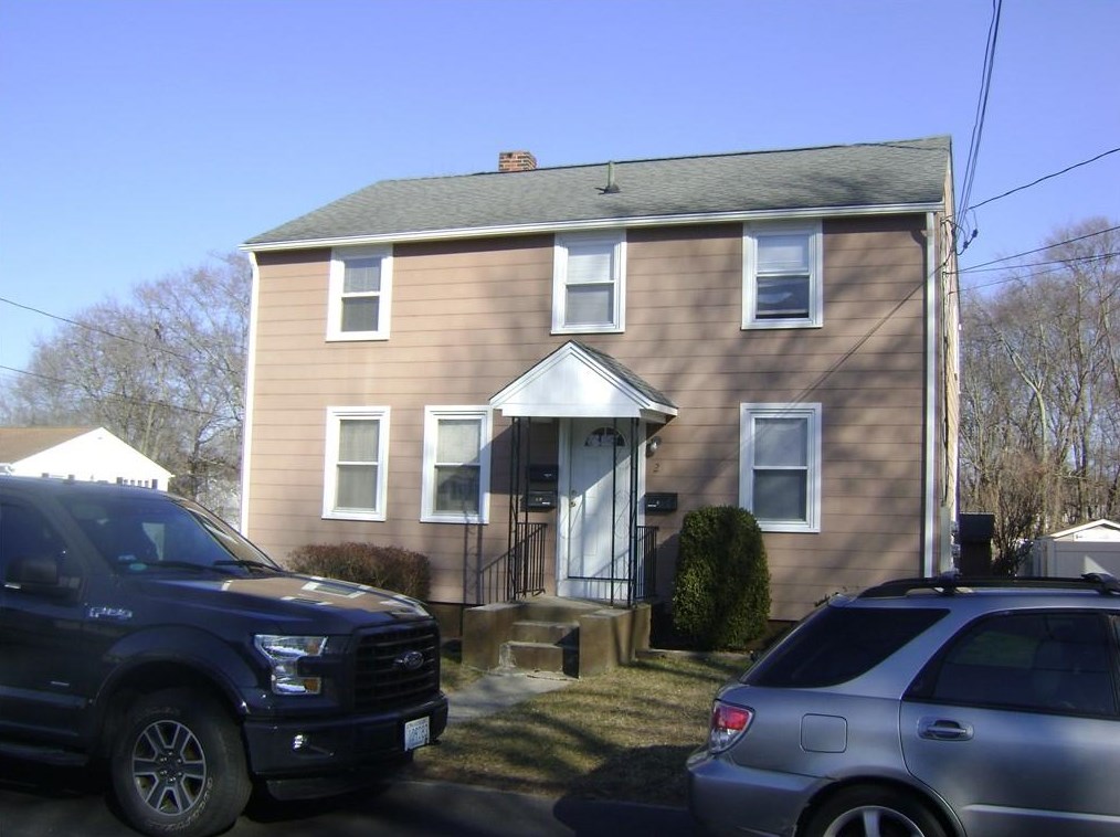 2 Redfern St, East Providence, RI 02915 exterior