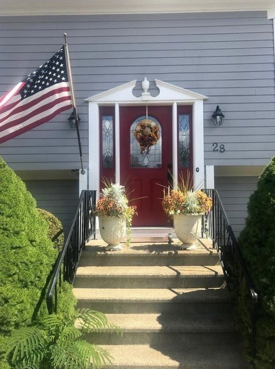 28 Center St, Bristol RI  02809-3607 exterior