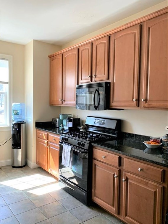 315 Old River Rd #11, Lincoln, RI 02838