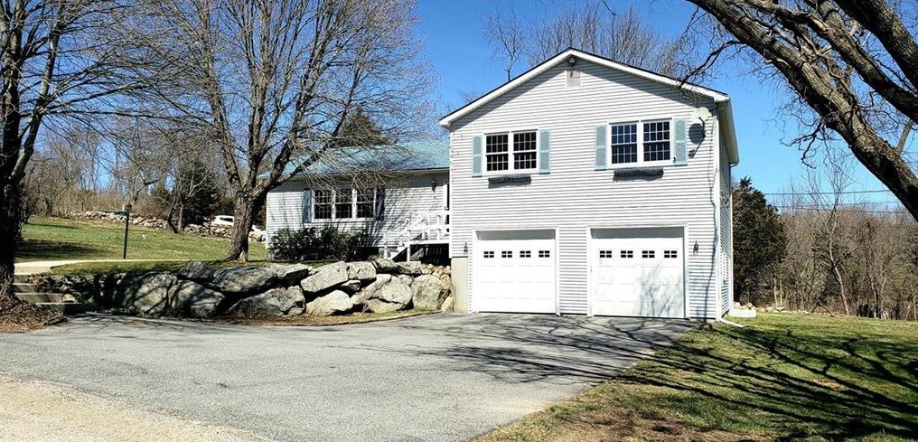 11 Cranberry Dr, Scituate, RI 02831 exterior