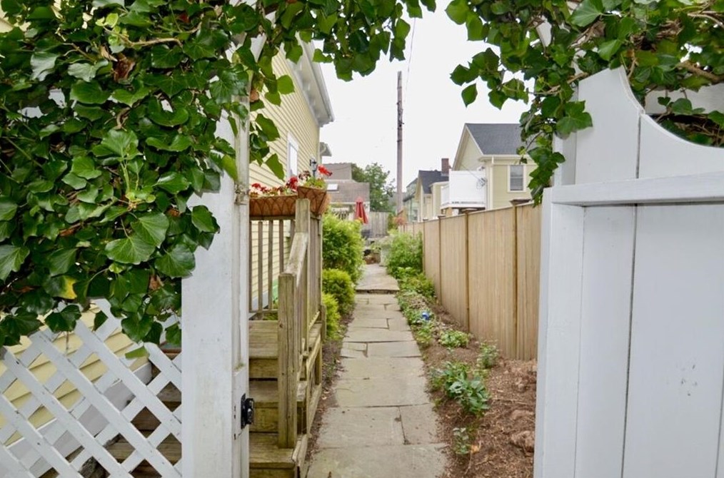 45 Ayrault St #c2, Middletown, RI 02840