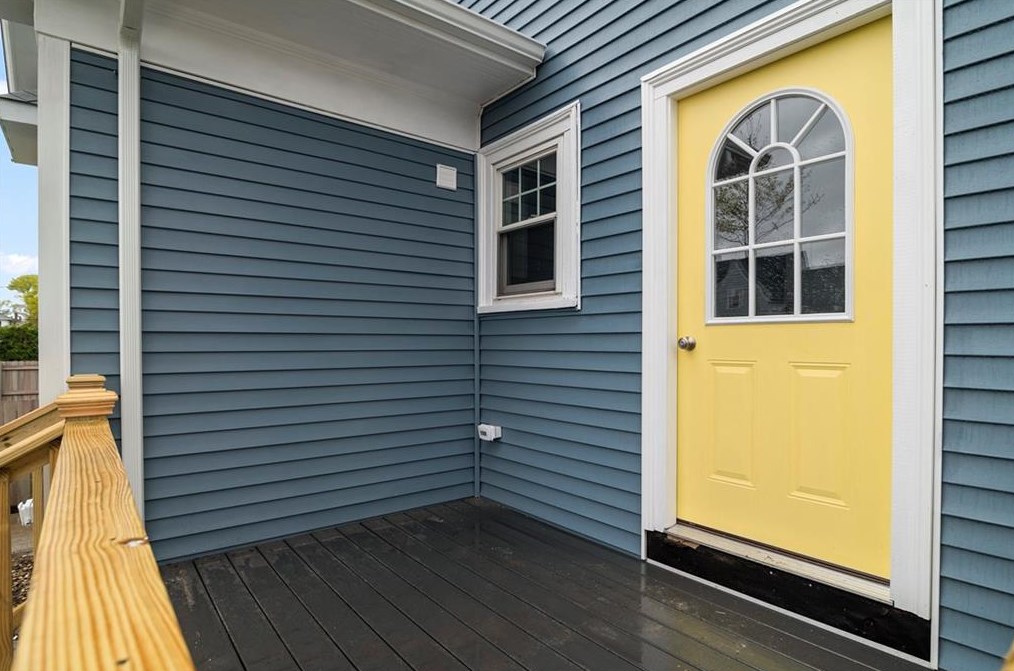 55 Friendly Rd, Cranston RI  02910-1217 exterior