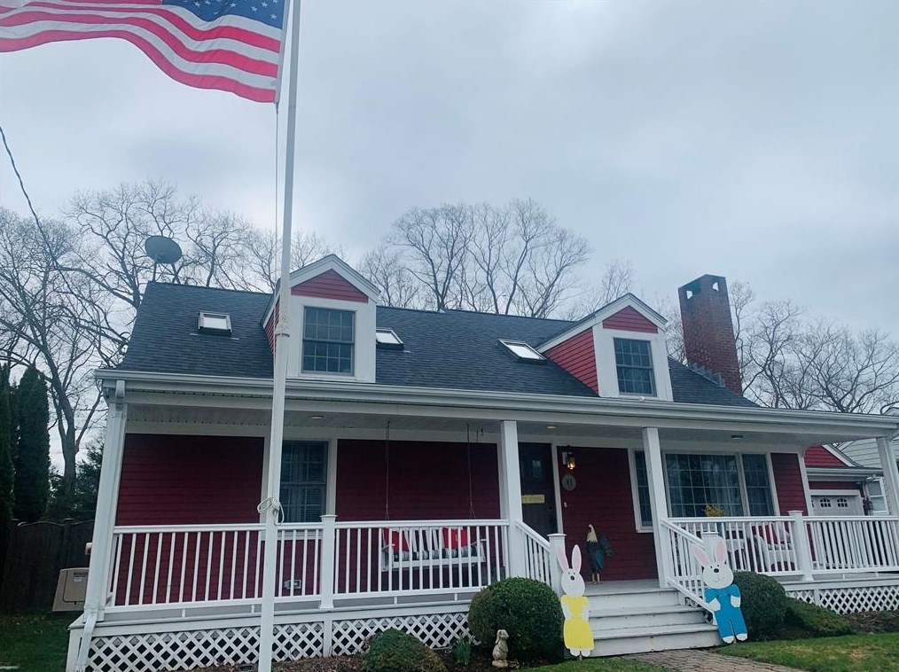 81 Durfee Rd, Tiverton, RI 02878