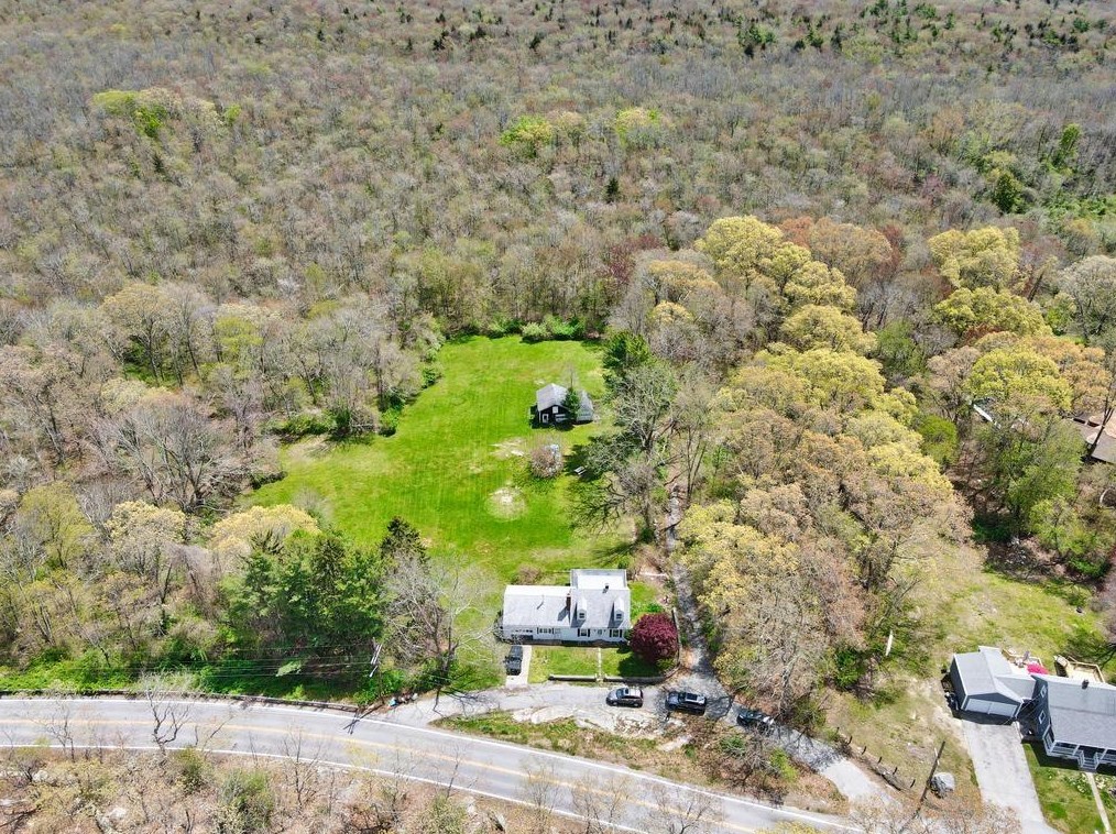 228 Fish Rd, Tiverton, RI 02878