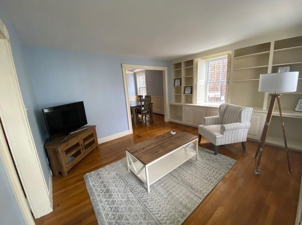 9 Potter St, Middletown, RI 02840