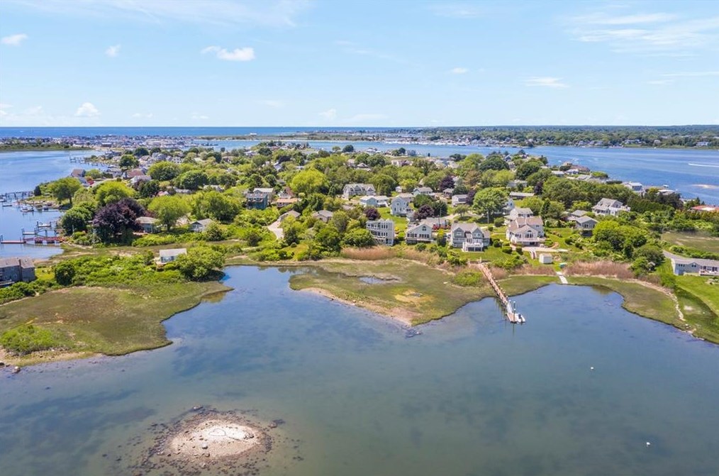 31 Goose Island Rd, South Kingstown, RI 02882