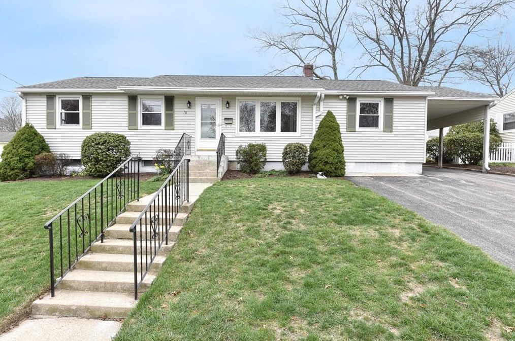 10 Princeton Ave, Coventry, RI 02816
