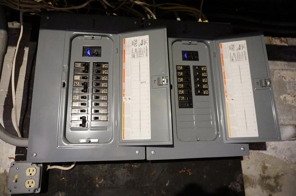 136 Laurens St, Cranston RI 02910-3532 exterior