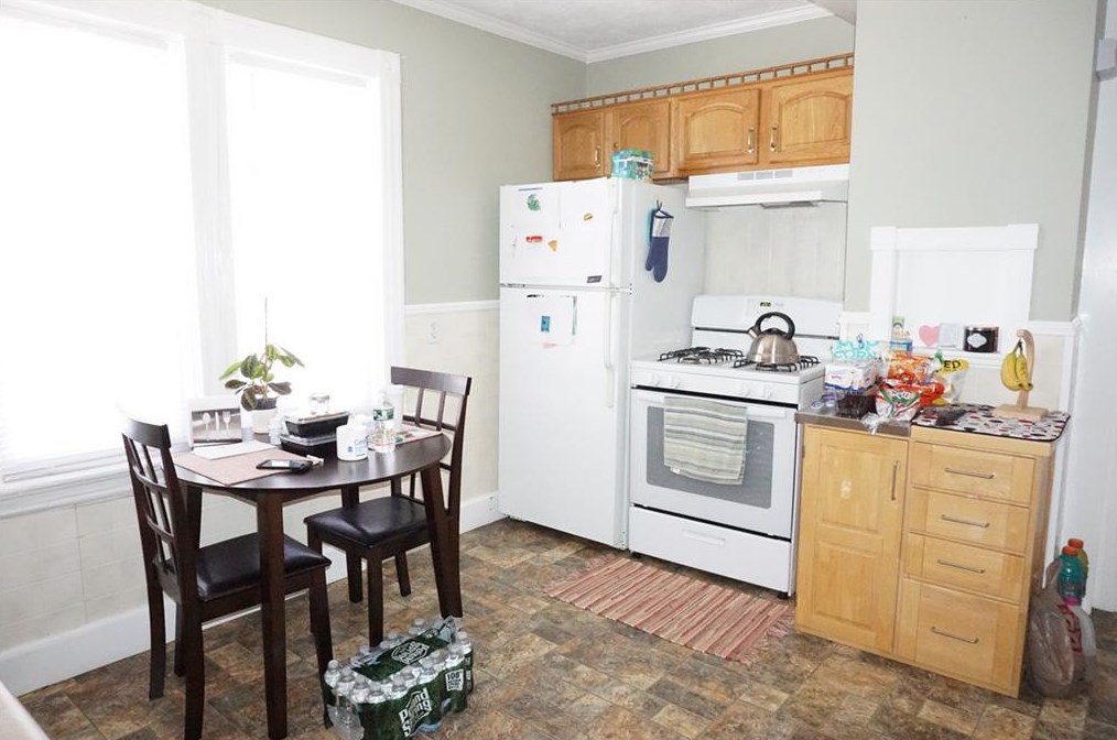 136 Laurens St, Cranston RI 02910-3532 exterior