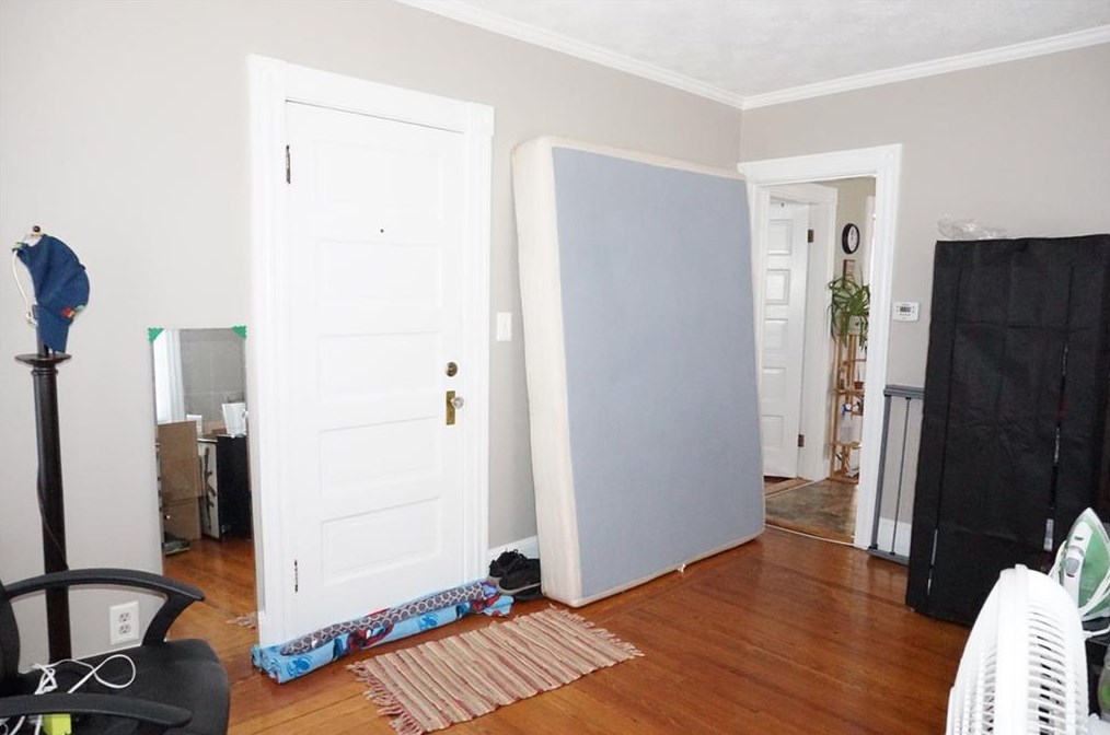 136 Laurens St, Cranston RI 02910-3532 exterior